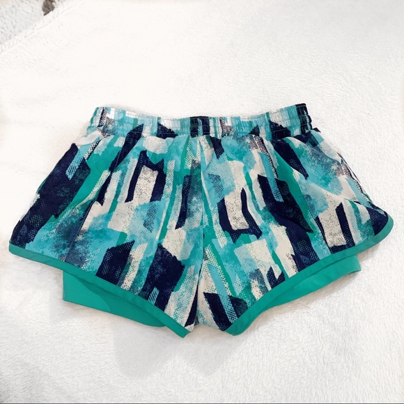 Forever21 Geometric Running Shorts - Picture 3 of 4